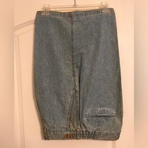 Men’s elastic waist Jean shorts. Size 36. Faded denim. Good condition